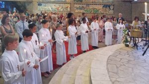 Profession de foi des jeunes de la paroisse de la Trinité de Poitiers